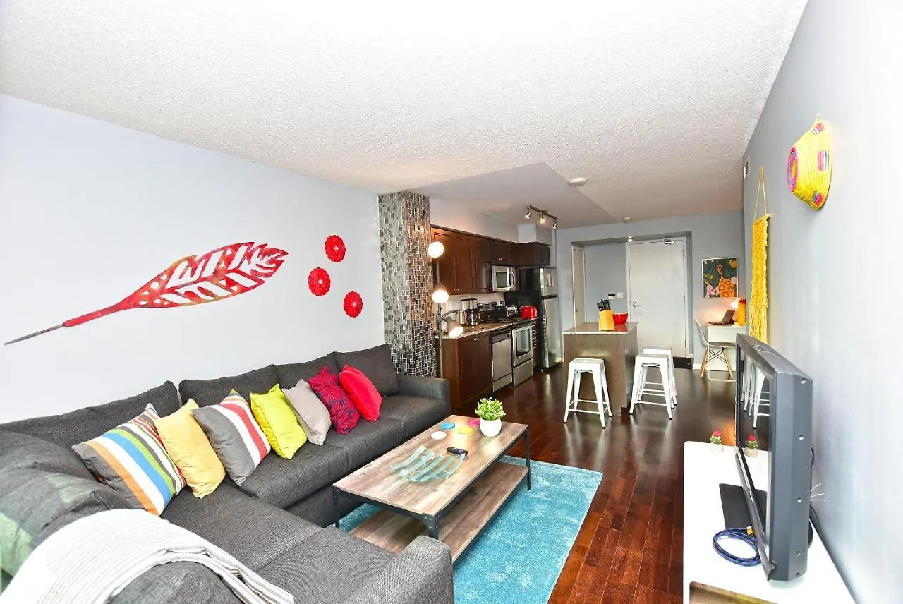 Apartment Downtown Condo, Free Parking & Amenities Toronto